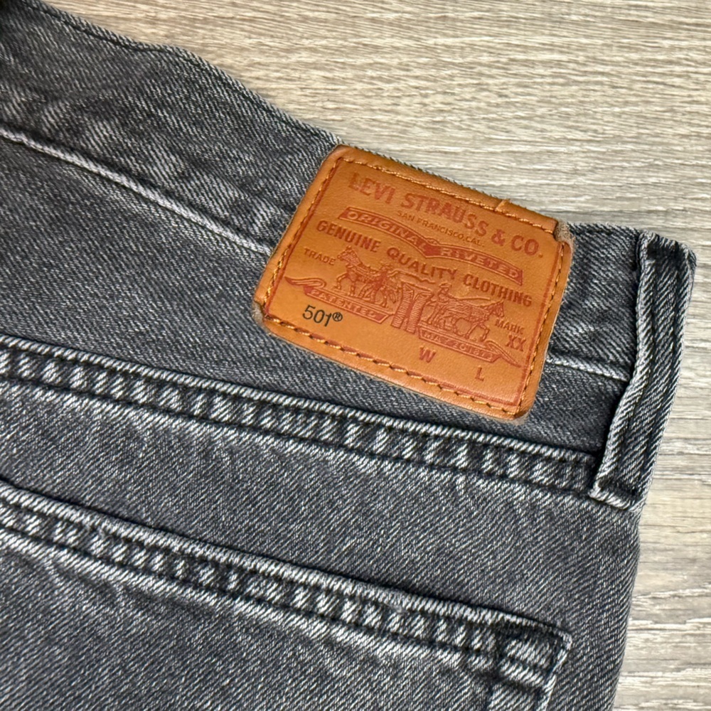 Levi’s 501 Trashed Black Cutout Jean Shorts 27 - Picture 5 of 9